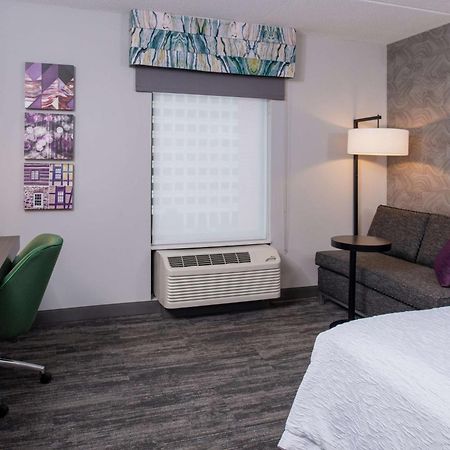 Hampton Inn & Suites Winston-Salem Downtown Экстерьер фото