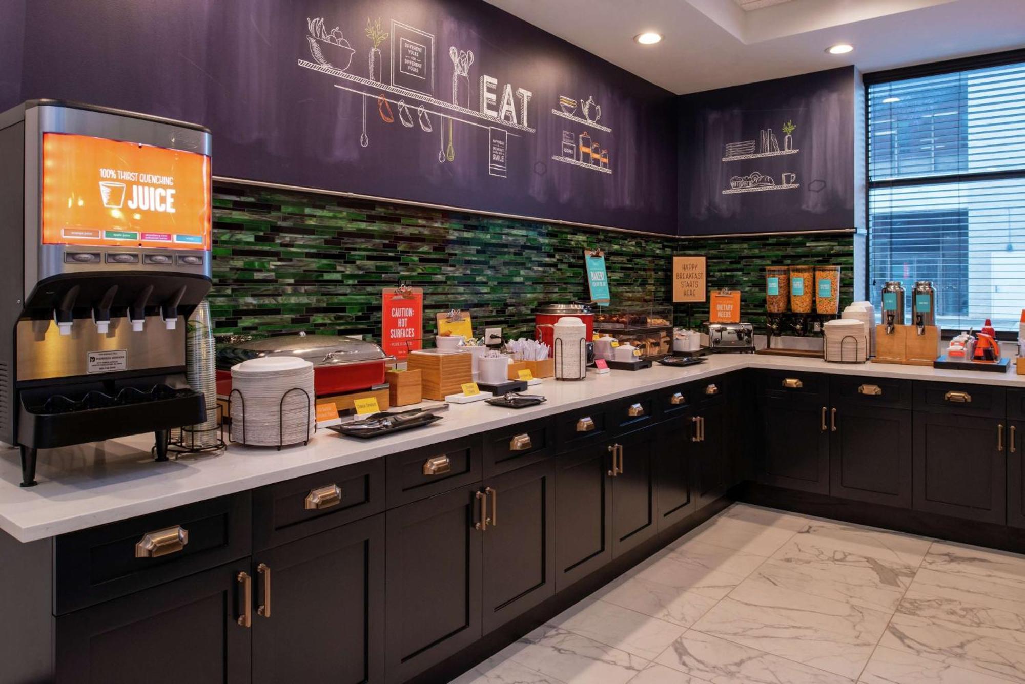 Hampton Inn & Suites Winston-Salem Downtown Экстерьер фото